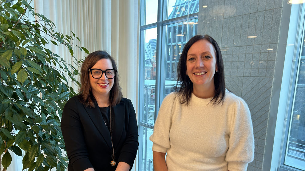 Maria Wiman, lärare, debattör och författare, och Mathilda Hansson, Lärarstudentpoddens programledare.