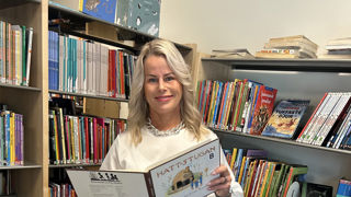 Anna läser